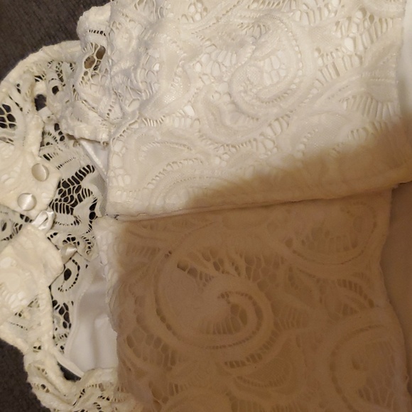 white laced cropped top - Picture 4 of 5